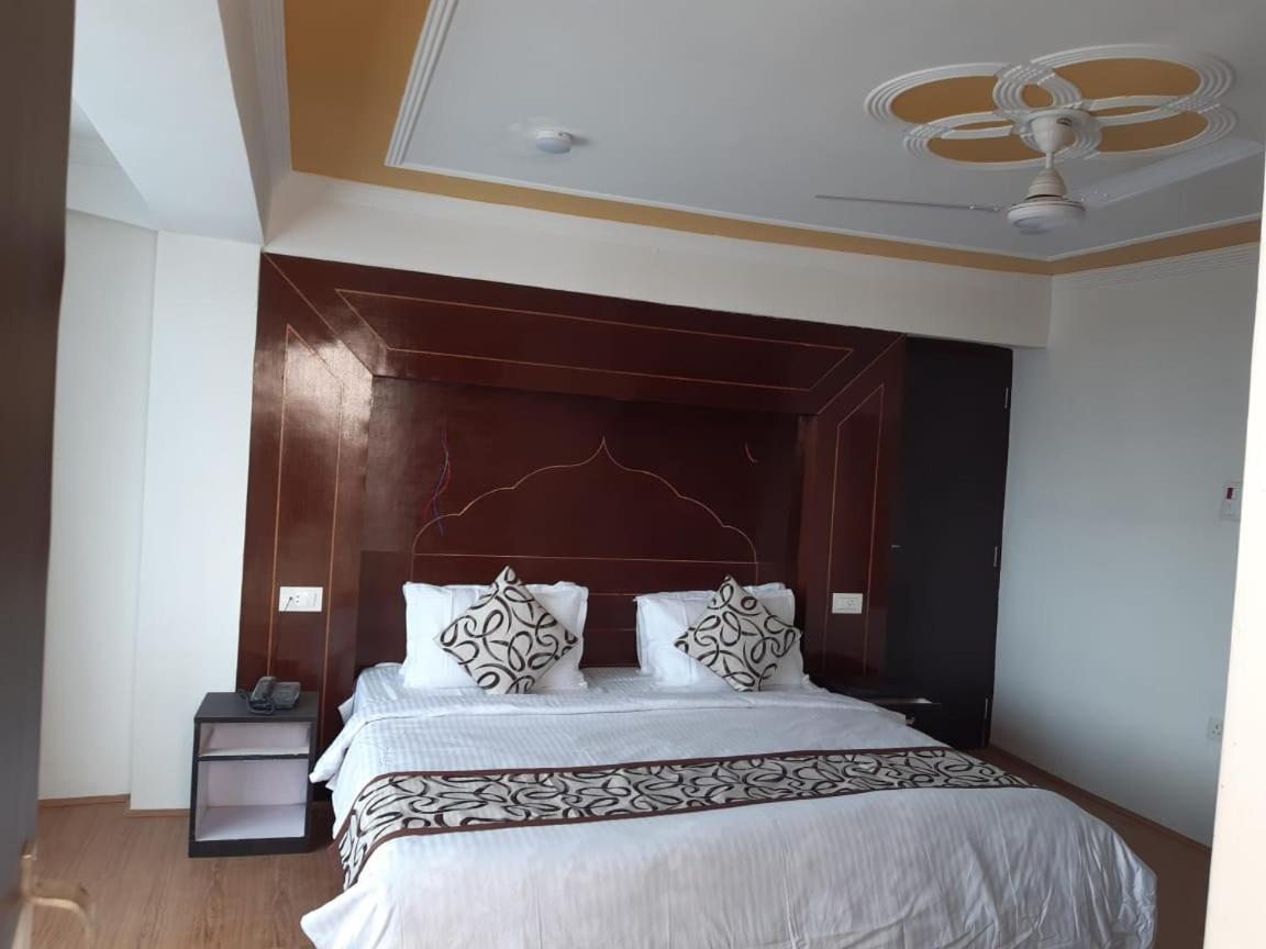 Hotel D Indian Каргіл Екстер'єр фото